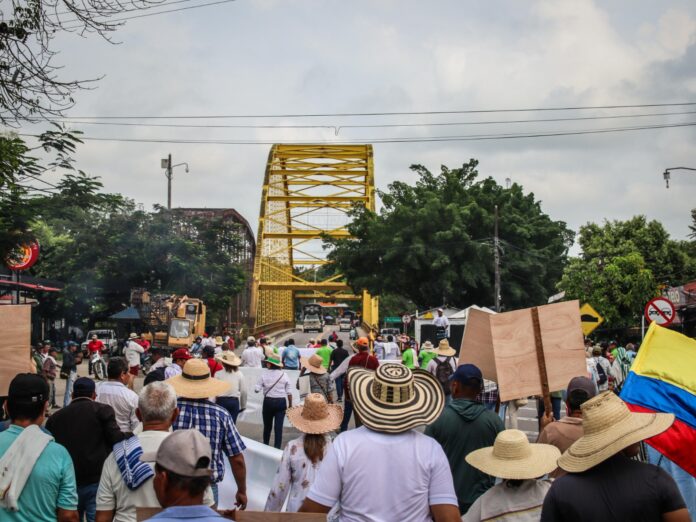 Paro Arrocero continúa con bloqueos