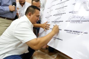 HUMBERTO ALVARADO - ALCALDE DE RIVERA