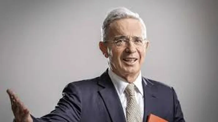 indagatoria a Uribe