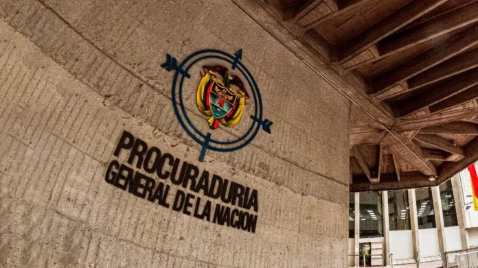 Procuraduría absuelve a Andrés Ávila