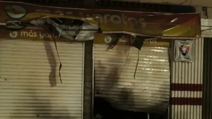 Explosión contra droguería