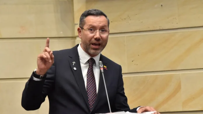 moción contra Beltrán